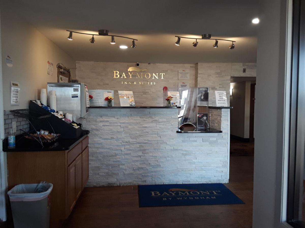Baymont & Hotel 2*